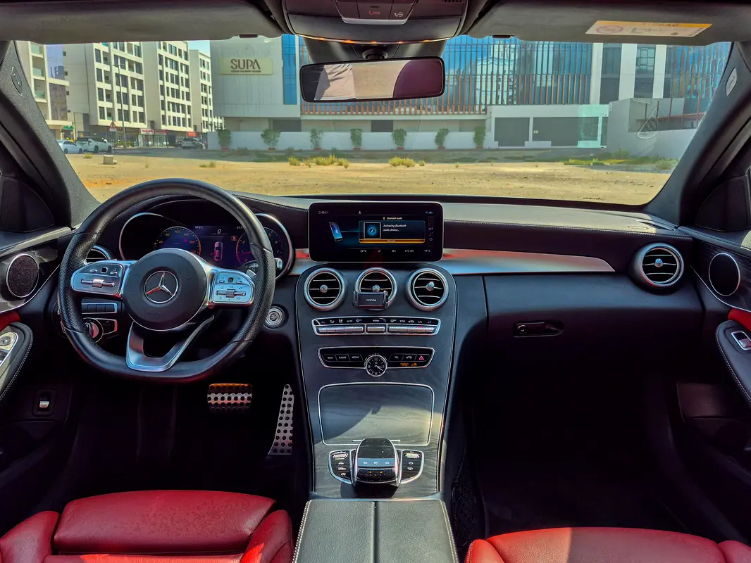 کابین و نمایشگر مرسدس بنز C200L
